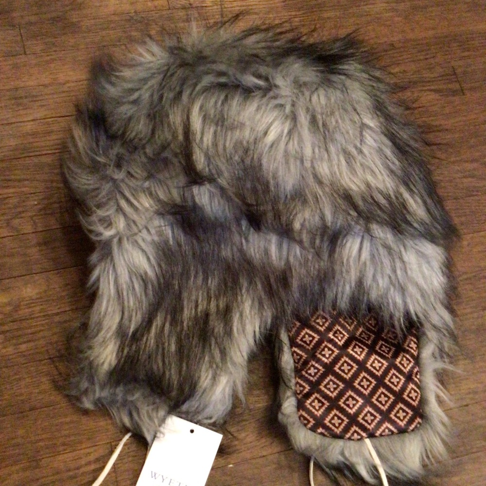 SALE ! Rare Wyeth Gray Faux Fur Trapper Hat
